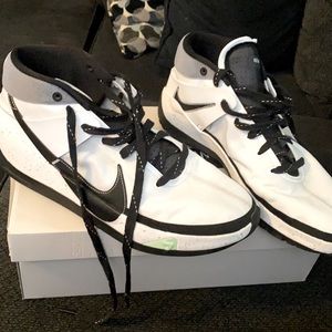 Kevin Durant men’s basketball shoes